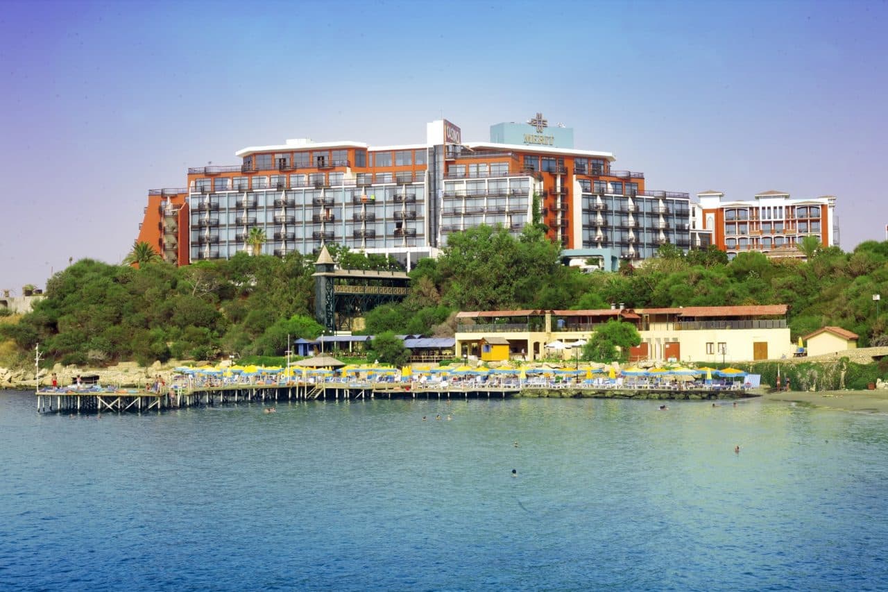 This is a picture of Merit Crystal Cove Casino, located in Northern Cyprus. This is one of the most luxurious Cyprus casinos currently. Under the picture you can read about land-based and internet gambling in the Turkish Republic of Northern Cyprus-TRNC and in the Southern Greek Republic of Cyprus + you can find a list of online poker, bingo, sports betting and bitcoin wagering websites, which accept players from the country.