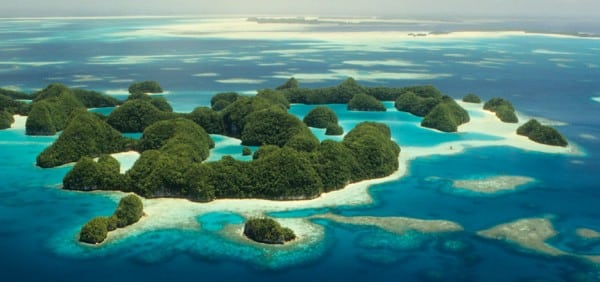 Picture of a couple of small islands in Micronesia. Gambling is legal in Micronesia.