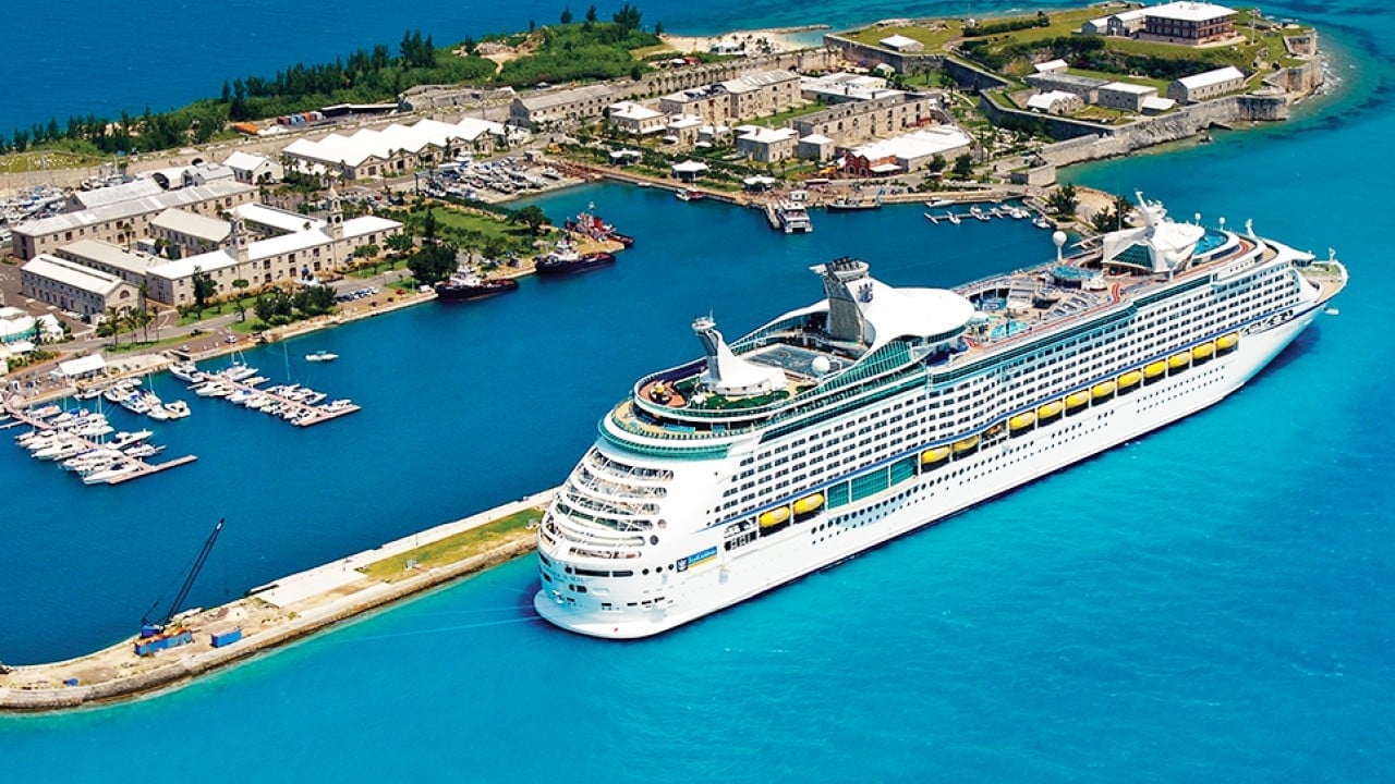 This is a picture of a cruise ship with a casino moored, docked in the port of Hamilton, capital of Bermuda. Under the picture you can read about the legal status of casino gambling in Bermuda, and you can find a list of Bermuda casinos, and a list of Bermuda licensed online casinos which accept players from Bermuda.