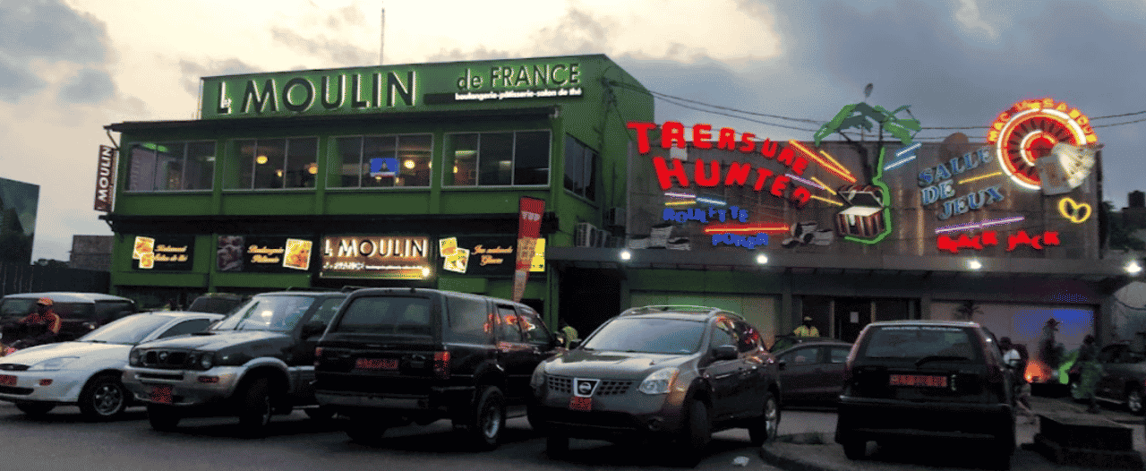 This a photo of the front entrance and facade of Treasure Hunter casino in Douala, the biggest city of the country. Under this picture, on this page, you can find a list of all terrestrial Cameroonian casinos, info about the legal status of gaming venues, slot halls, their taxation regime, licensing system, and you can find a list of Cameroonian licensed online casinos, which accept players from the country.